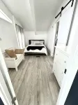 Modern Mid-Century Cabin, on the Beach with Views of the San Juan Islands! - 4つ星