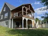 Private Finger Lakes Getaway with a Pool, Hot Tub, and Sauna, Timber Frame Porch - Homestays