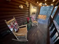 Log cabin, Blue Rdg. Mtn.,  A.T., Helton Crk falls, Vogel St. Park, near Helen - バルコニー