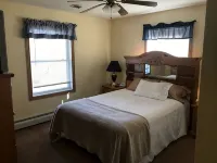 Lakeside House in Adirondacks near Lake George - 3-Star