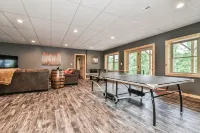 #1 VIEWS BLACK-MT.- LUX LOG ESTATE. / HOT TUB / GAME ROOM / PET FRIENDLY / GATED - Chalets