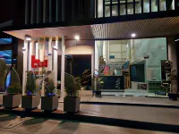 Thana Wisut Hotel Hotels near Dusit