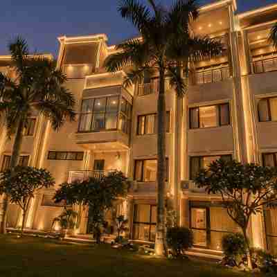 Sapphire Hotel & Convenion Centre Hotel Exterior