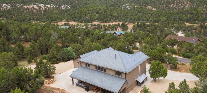 Spacious, Private Hot Tub, 6 bedrooms 5 Ensuite Bathrooms. 7th night FREE! Hotels in Кейн