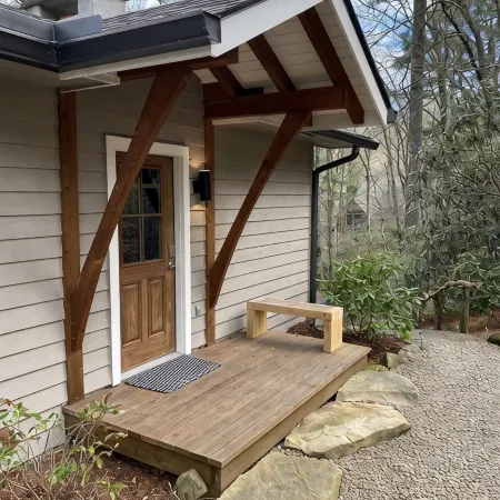 Deluxe 2 King Suites–Walk to Downtown Highlands NC– Fireplace & Fiber Optic