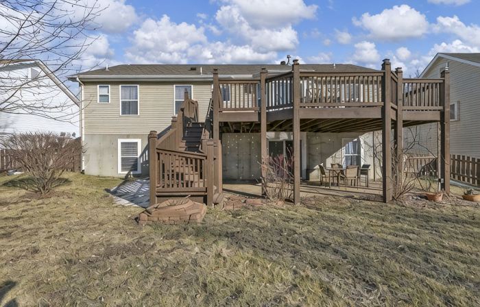 O'Fallon Edge Oasis- 4bd/3bt, Wooded Backyard, Office, Great Family Getaway