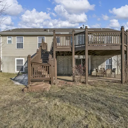 O'Fallon Edge Oasis- 4bd/3bt, Wooded Backyard, Office, Great Family Getaway