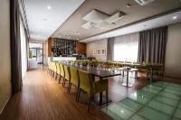 Mikado Hotel - 4-Star