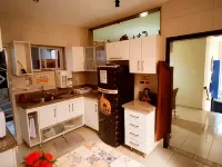 Tanan Hostel Hoteles cerca de Pedra da Memória