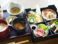 陽光時鐘商務酒店 鄰近鸣海站的酒店