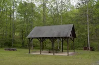 Cozy Cabin for 4 with 2 King beds, 2 full baths, 2 fireplaces and upscale Decor! - Hytter
