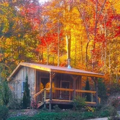Secluded Mountain Cabin on Private Pond · Fireplace · Hiking Trails · WiFi - Chalets