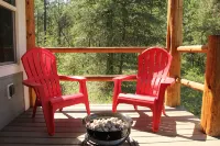 Cozy Cabin in the Big Woods of North Idaho - シャレー