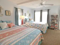 Beautiful and Spacious, 2 bed 2 full bath, pool and jacuzzi, steps to the ocean - Wi-Fi