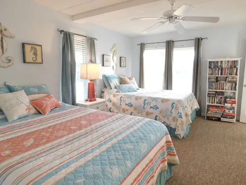 Beautiful and Spacious, 2 bed 2 full bath, pool and jacuzzi, steps to the ocean - Wifi