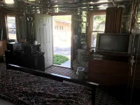 Capri Motel - Beach