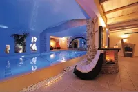 Iakovakis Suites & Spa - Swimmingpools
