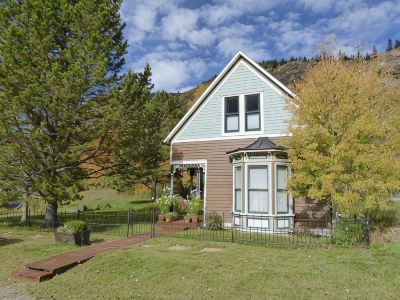 Enjoy some R & R at this historic cottage in the best neighborhood in town!