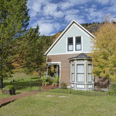Enjoy some R & R at this historic cottage in the best neighborhood in town!