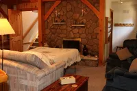 Sunny Rock Bed & Breakfast - 3-Star