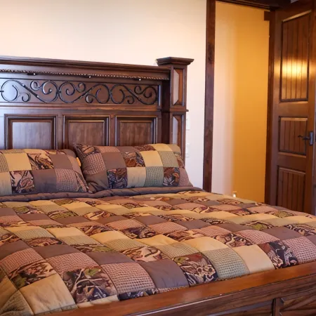 Luxurious Mountain Lodge