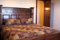 Luxurious Mountain lodge for corporate retreats or large /  family gatherings - 4-Star