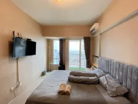 Pakuwon Mall Orchard ComFy New Apartemen with Wifi - 3-Star