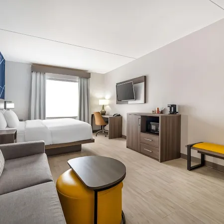Comfort Suites Louisville Airport