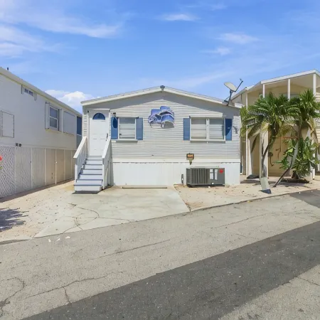 Oceanview Paradise AT Venture Out+4 Bikes & 2-2 Seat Kayaks! King & Queen Beds!
