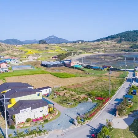 Wando Cheongsando Sun and Moon Pension
