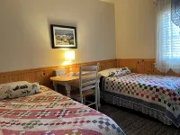 Ferndale BluffHouse --  Farm House sleeps 9; 10 acre former dairy - Wifi