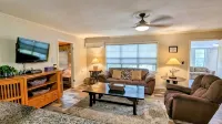 Cricket Hollow with Dock and private Lake Access Sleeps 6 - 4-Sterne
