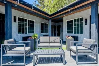 Monterey Surf Inn - موقف سيارات