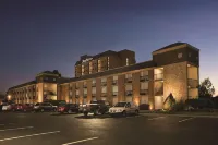 Radisson Hotel Louisville North - parking
