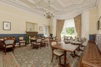 Victoria Square & the Orangery - Frühstück
