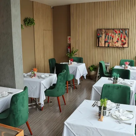 Rado Hotel - Santa María
