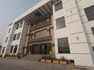 Royaute Luxury Hotel Sialkot