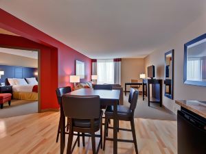 Holiday Inn Express & Suites Chatham South