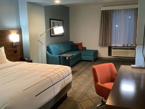 La Quinta Inn & Suites by Wyndham Littleton/Red Rocks