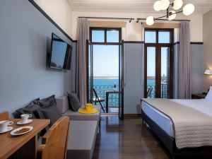 Mosaic Venetian Harbour Suites