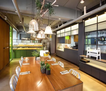 La Casa Hotel Seoul Отели рядом с достопримечательностью «Hello Museum»