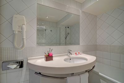 スタンダード トリプルルーム ホテル コーマルティン オペラ アストテルの写真