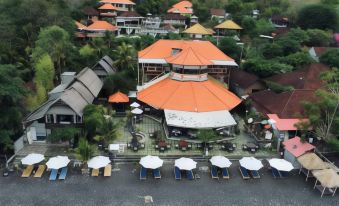 Amed Cafe & Hotel Kebun Wayan