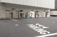 Yokohama Tokyu REI Hotel - parking