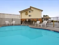 Super 8 by Wyndham Sacramento/Florin Rd