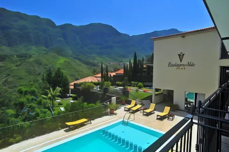 Estalagem do Vale Отели в г. Lombo Do Moleiro