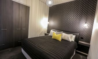 Indulge Apartments - CBD