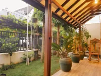 Rumah Tamu Guest House Hotel di Cihaur Geulis