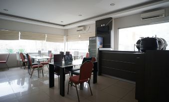 OYO 1477 Athar 88 Hotel