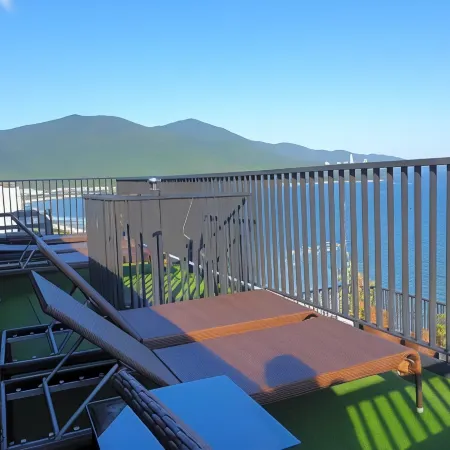 Seashore Hotel & Apartment